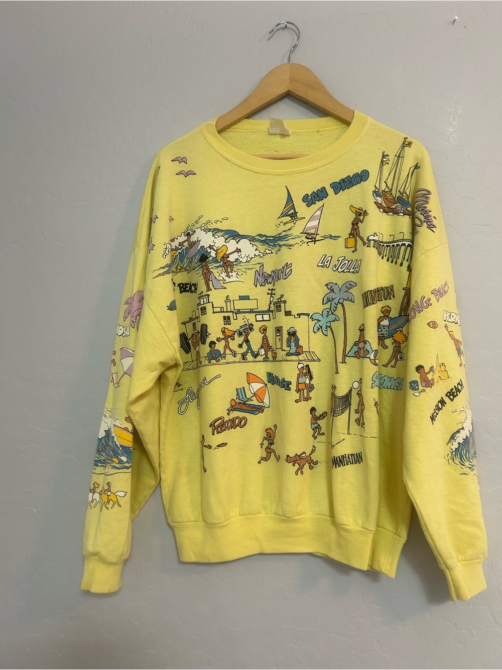 Yellow Graphic Crewneck Sweatshirt - Unbranded